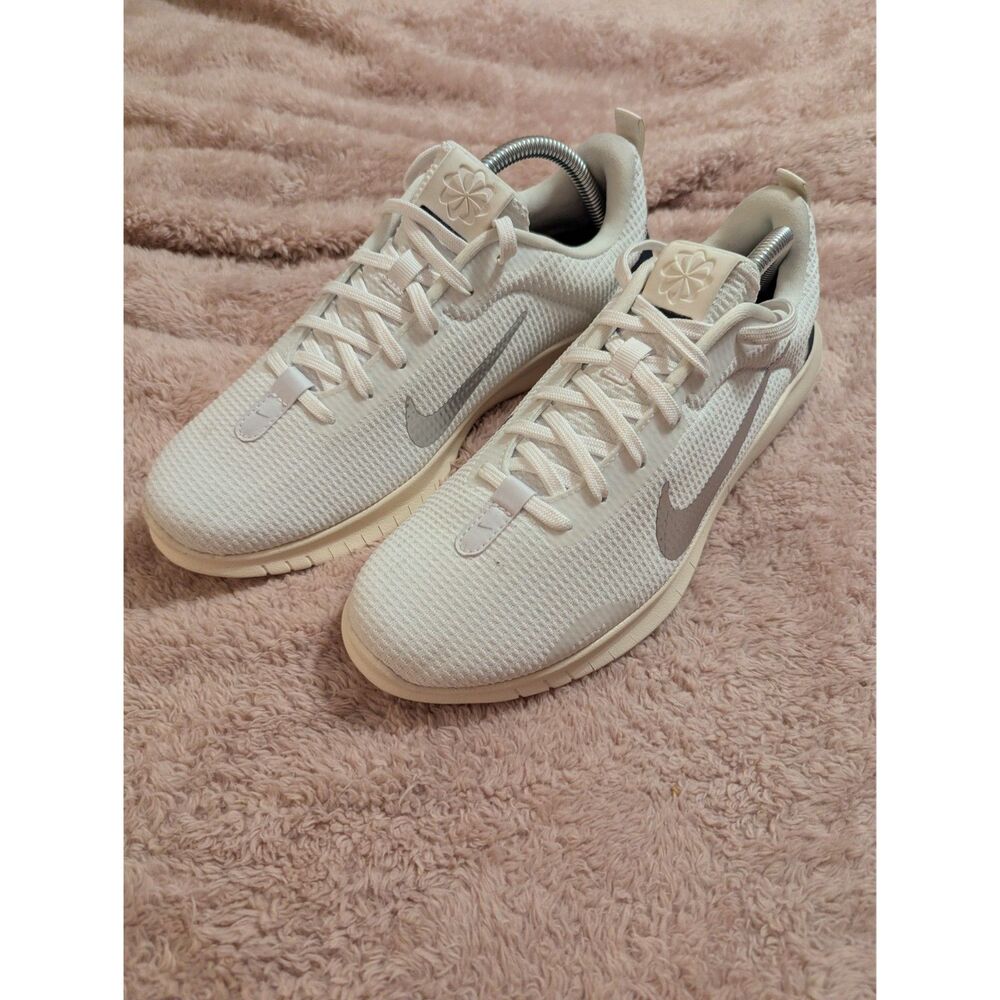 Nike Women's Flex Experience Run 12 Premium White/Silver Size 10